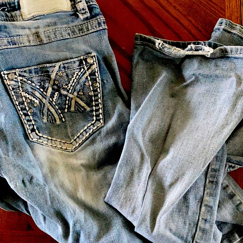 Shyanne size 30 boot cut jeans